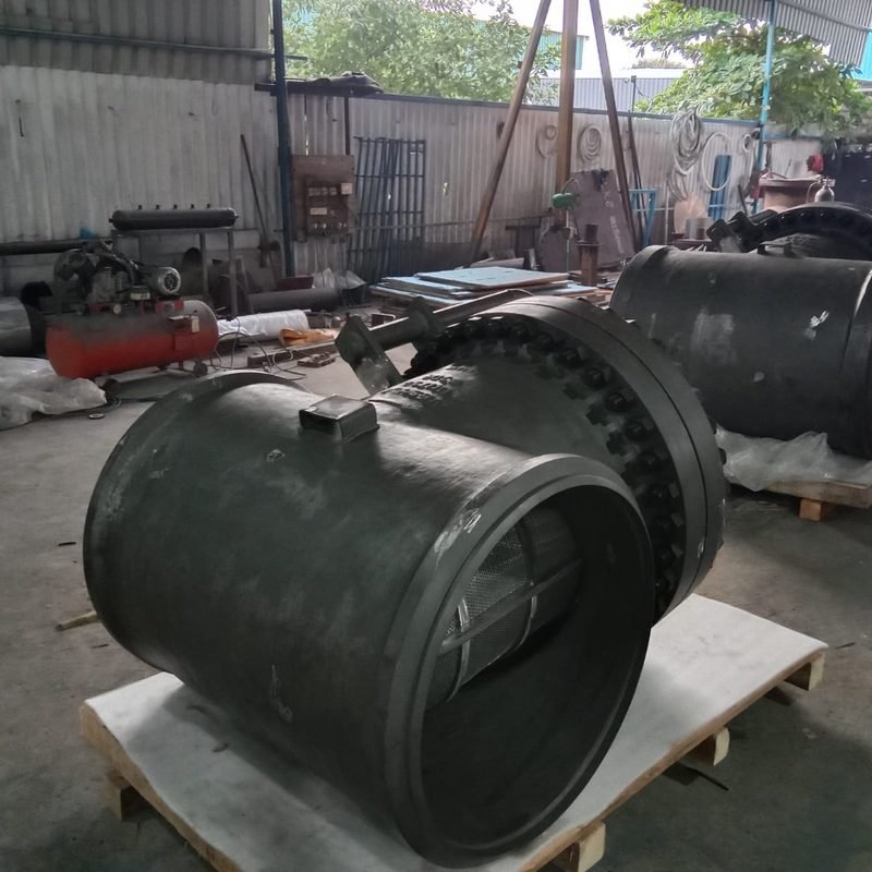 Heavy fabricated dirt and mud box strainer body prepared for coating